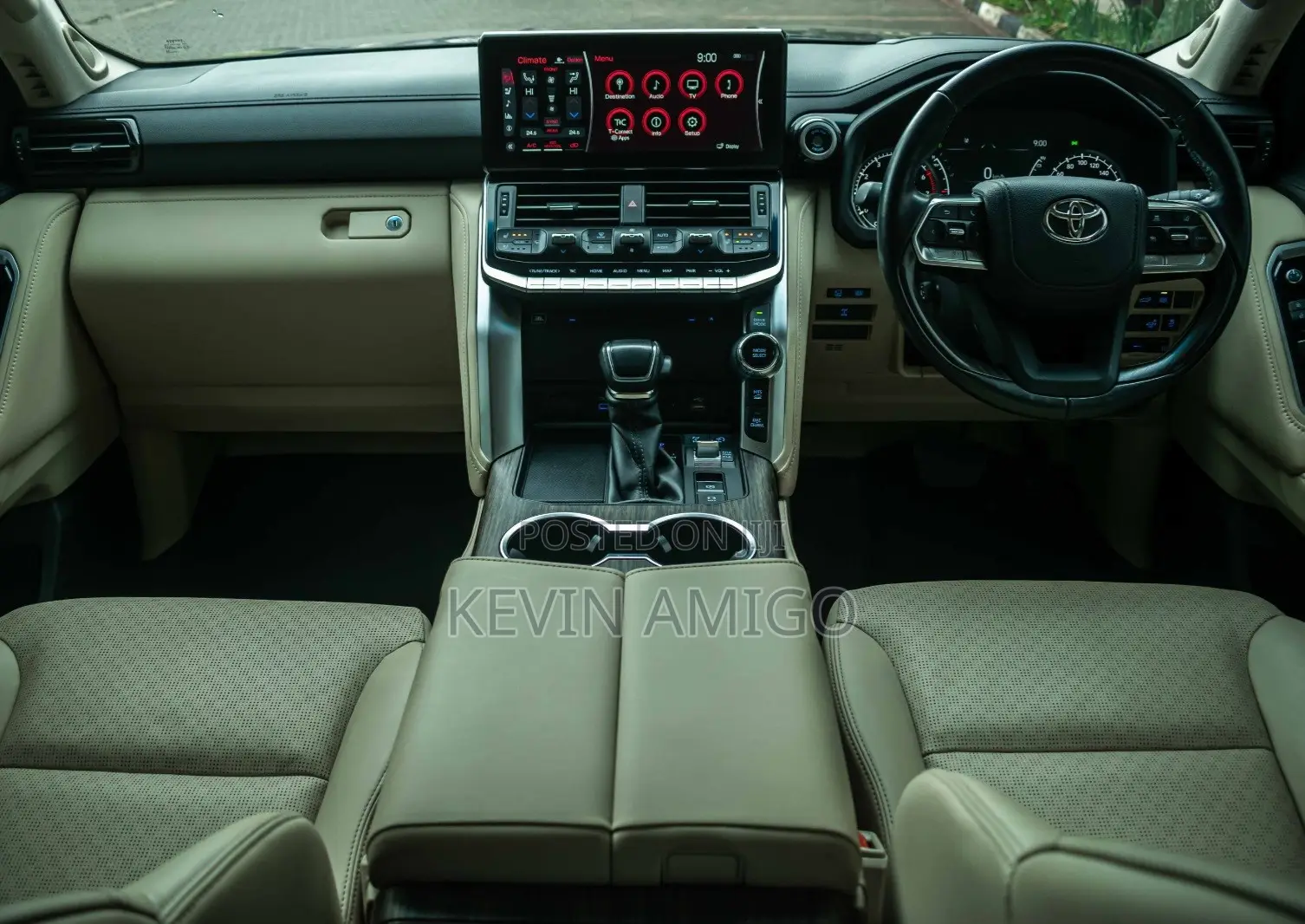 Toyota Land Cruiser LC300 2023 Silver