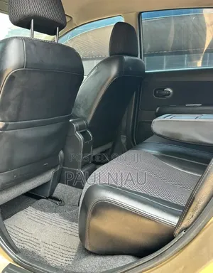Nissan Tiida 2010