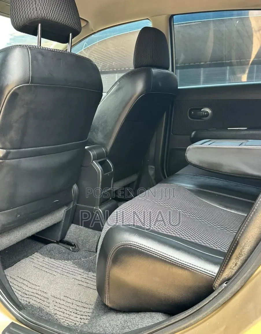 Nissan Tiida 2010