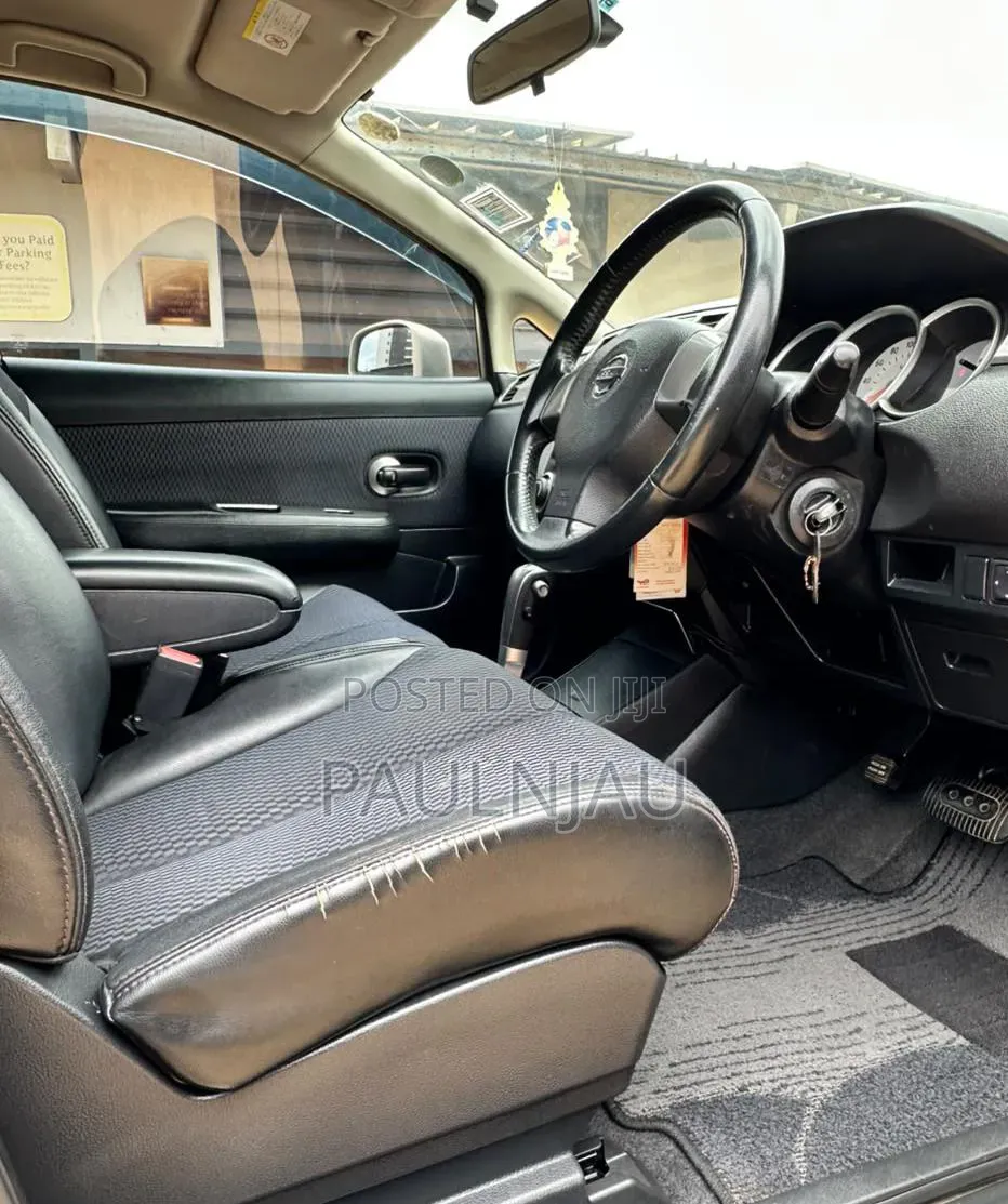 Nissan Tiida 2010