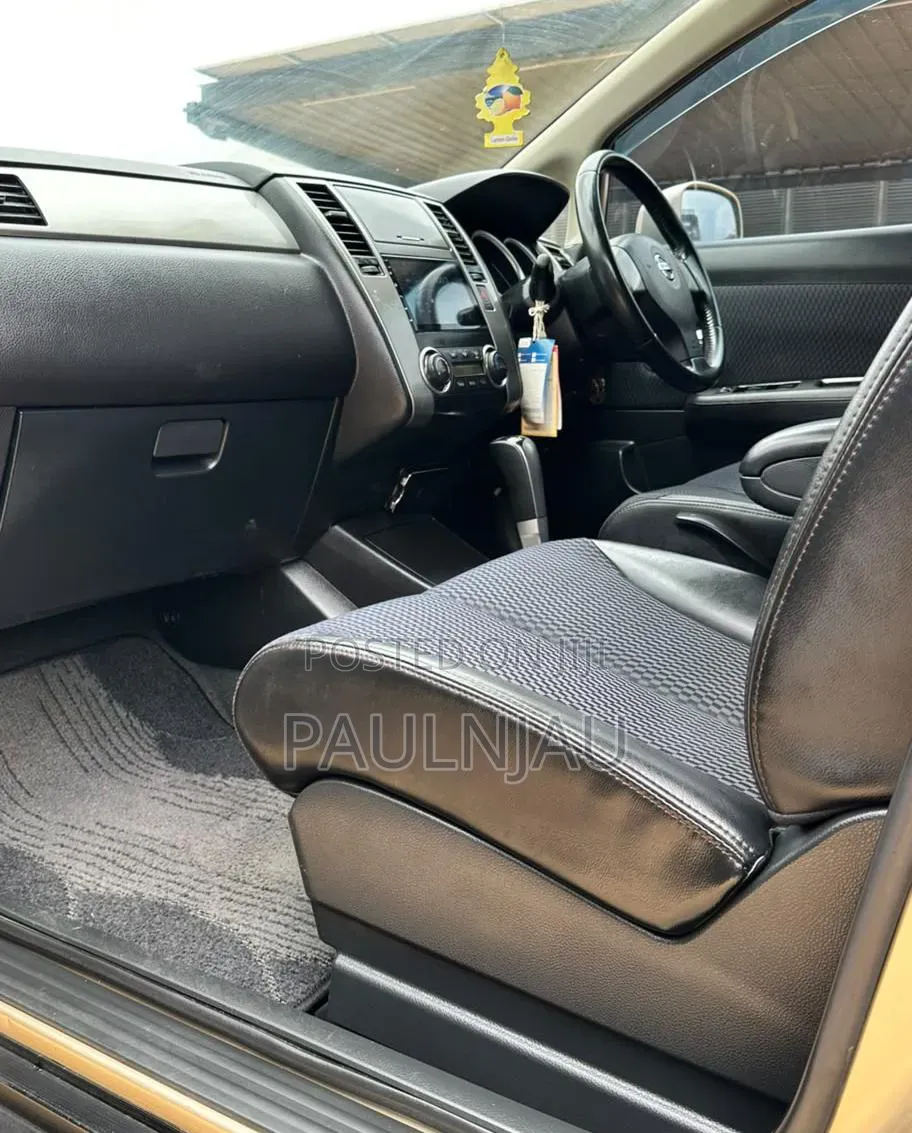 Nissan Tiida 2010
