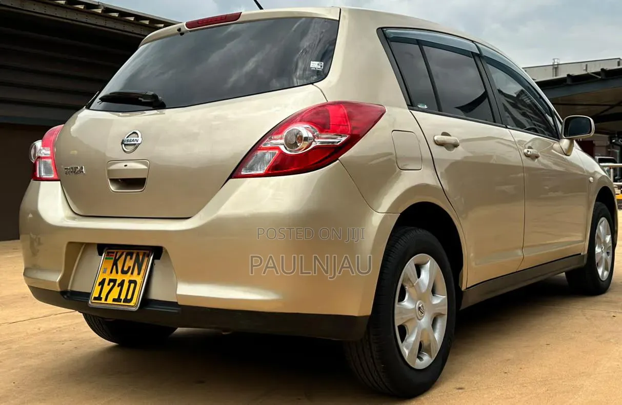 Nissan Tiida 2010