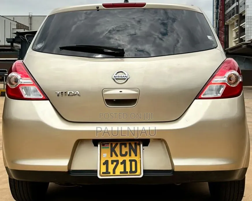 Nissan Tiida 2010