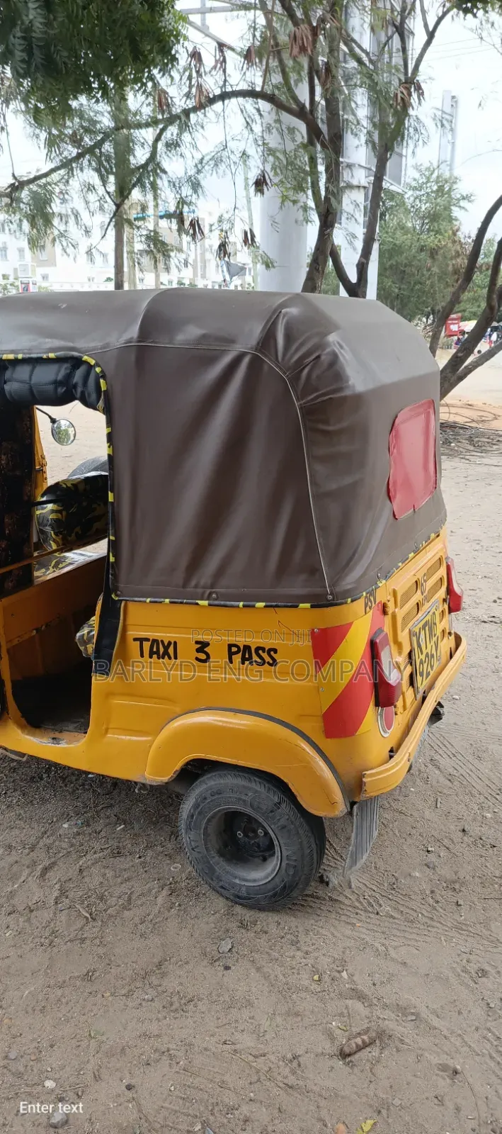 Bajaj RE 2021 Yellow