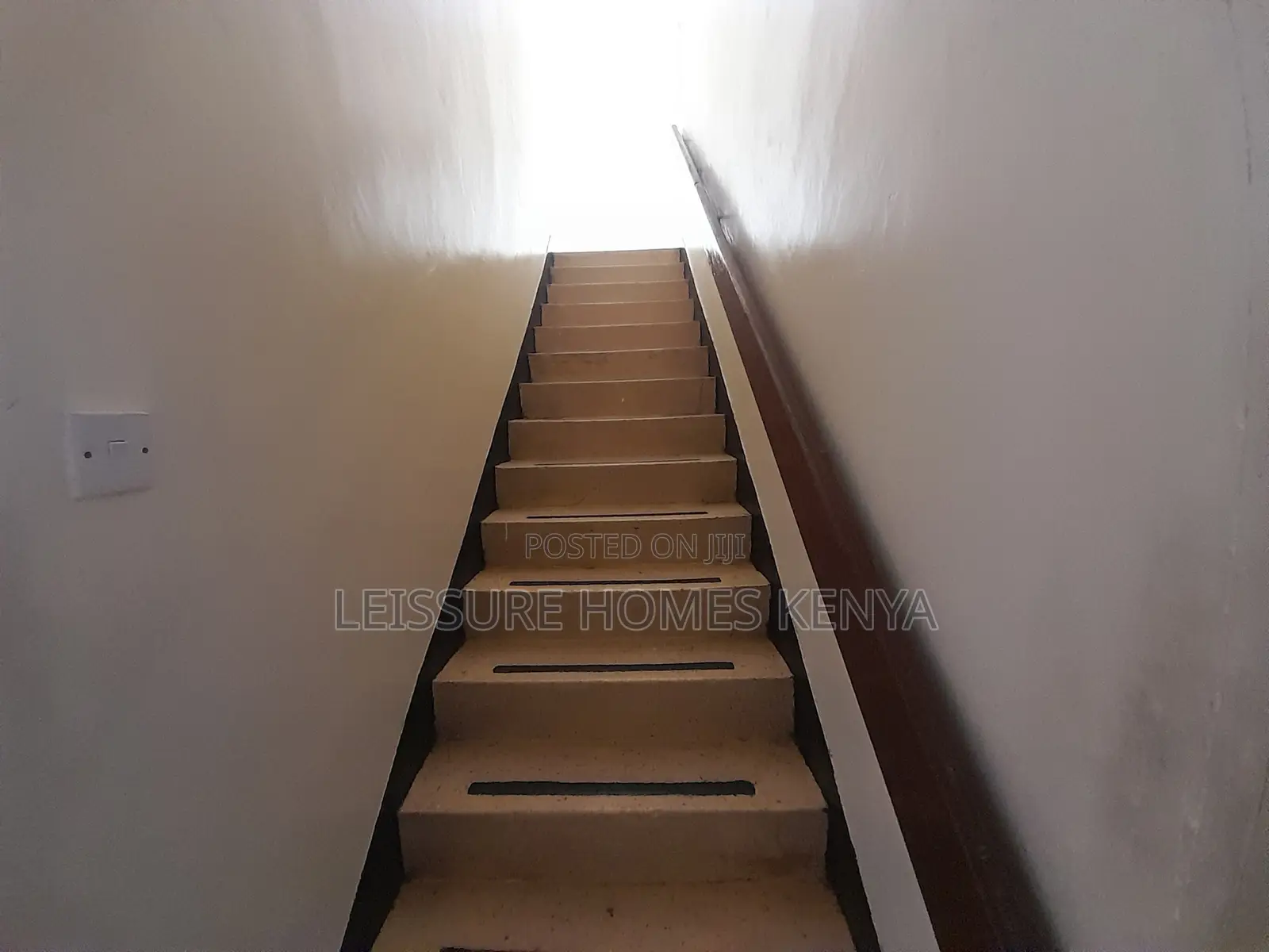 3bdrm Maisonette in Magiwa Estate for sale