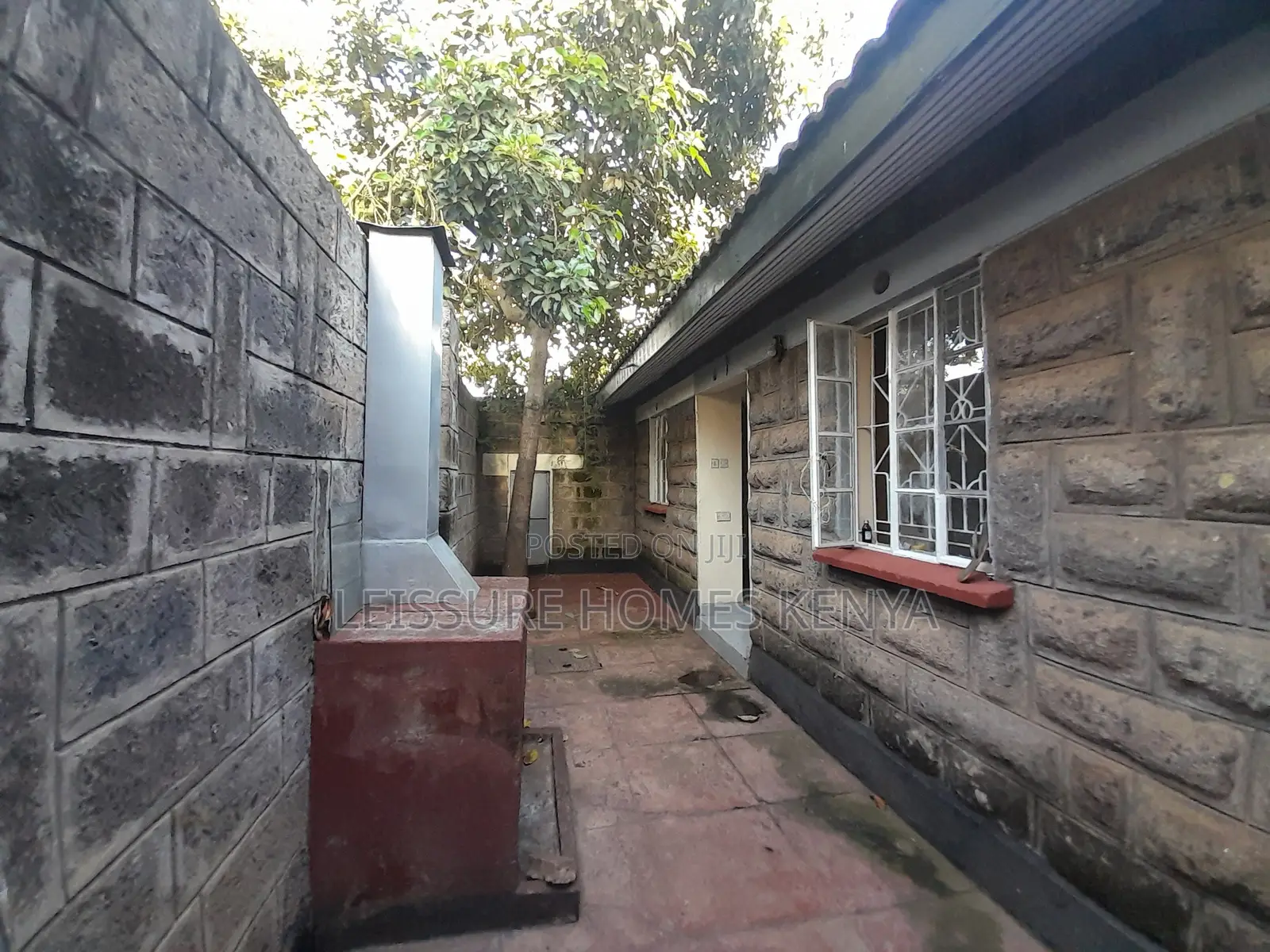 3bdrm Maisonette in Magiwa Estate for sale