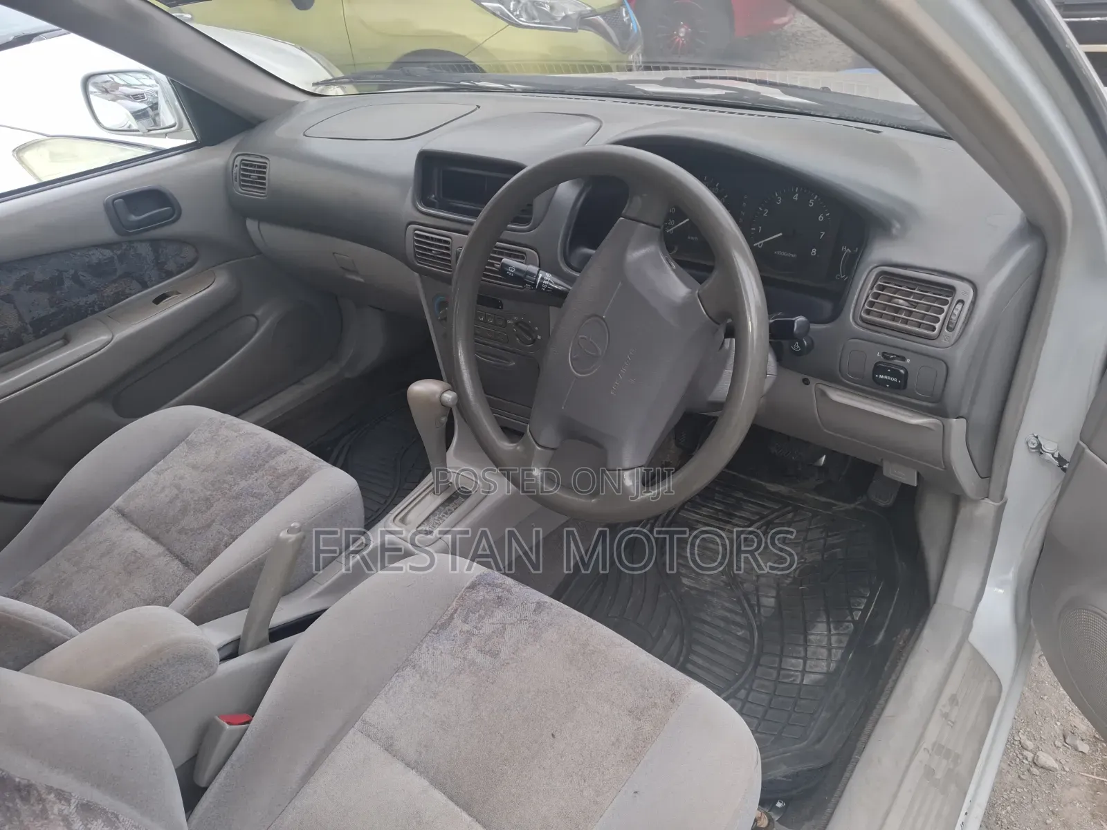 Toyota Corolla 1999 Silver