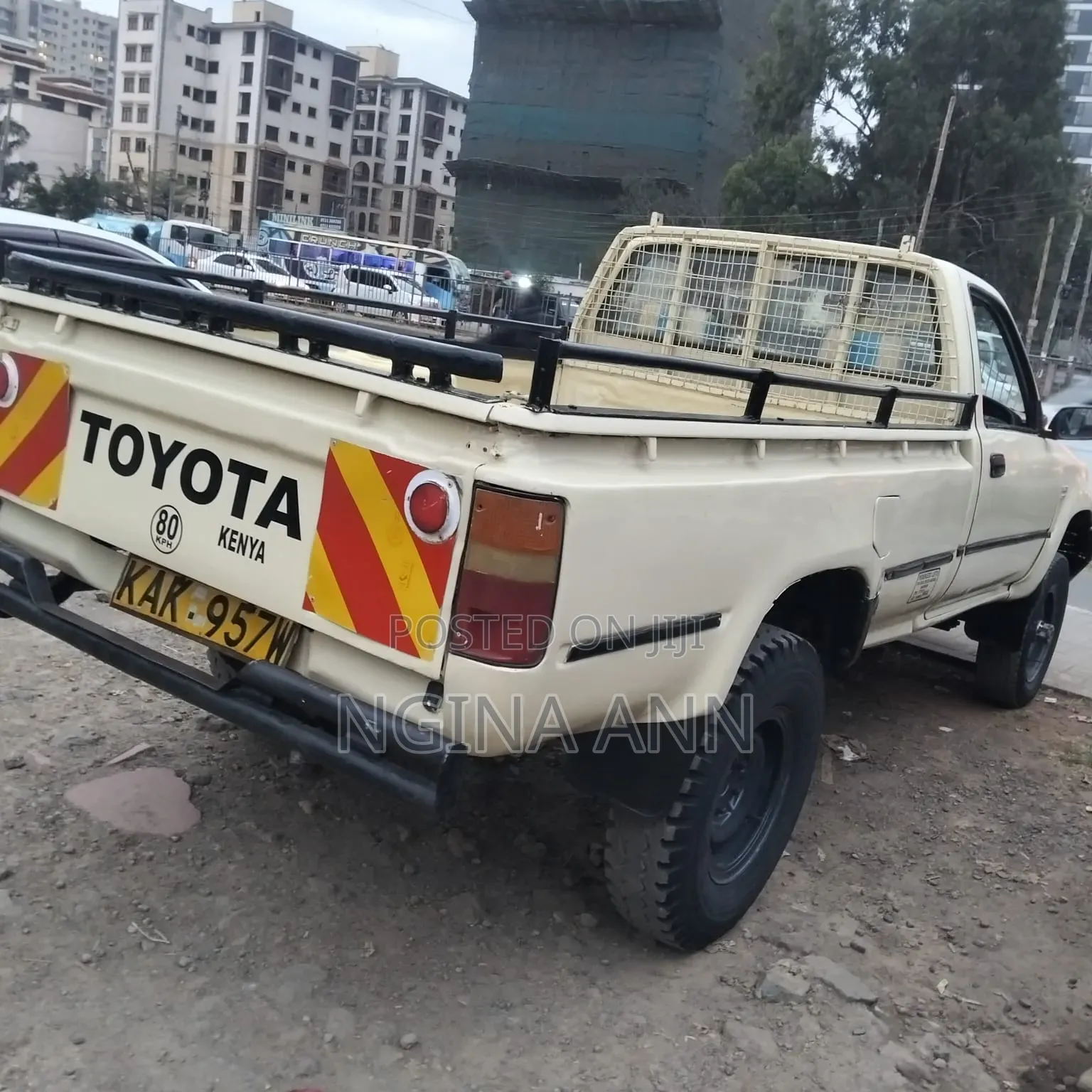 Toyota Hilux 1998 Beige