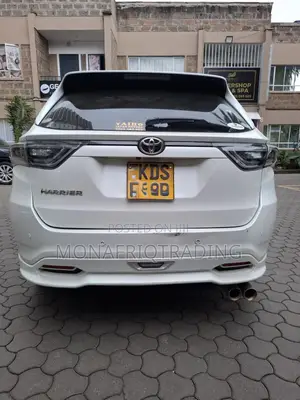 Toyota Harrier 2.0 2017 White