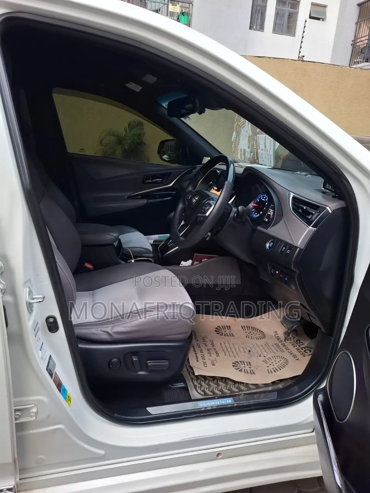 Toyota Harrier 2.0 2017 White