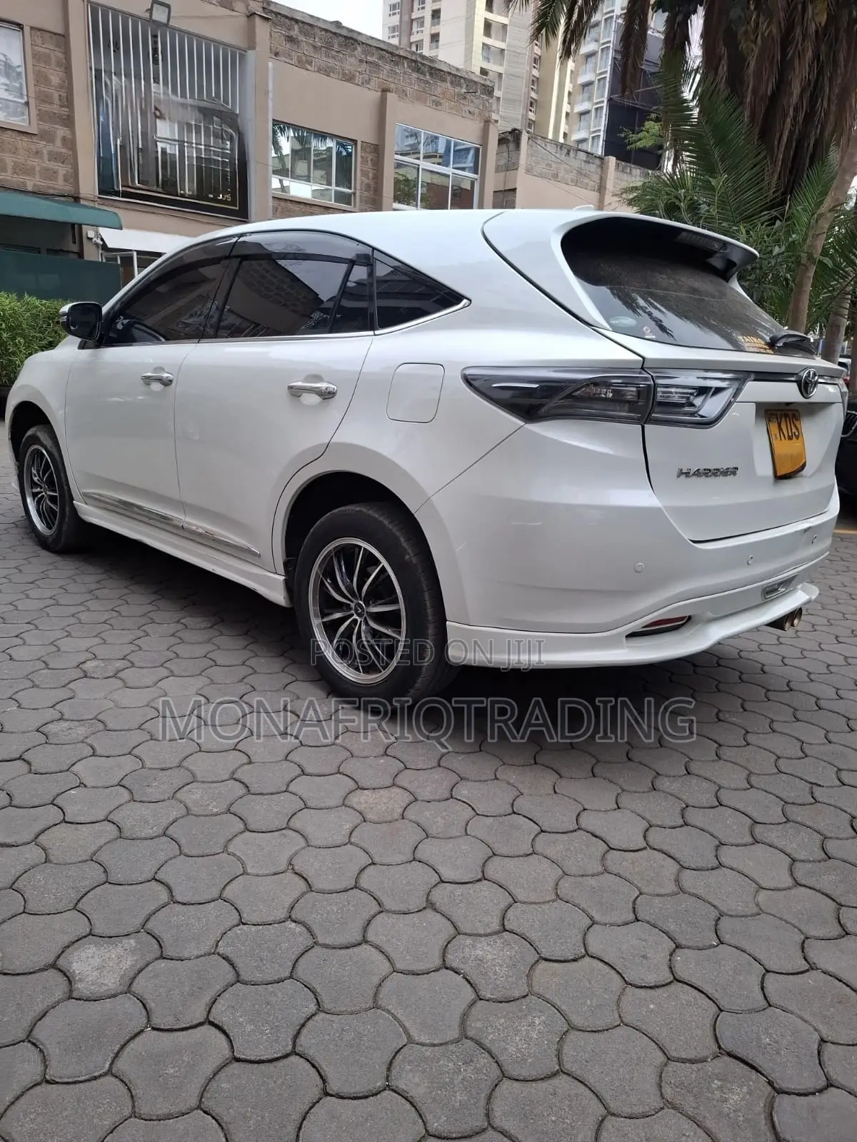 Toyota Harrier 2.0 2017 White