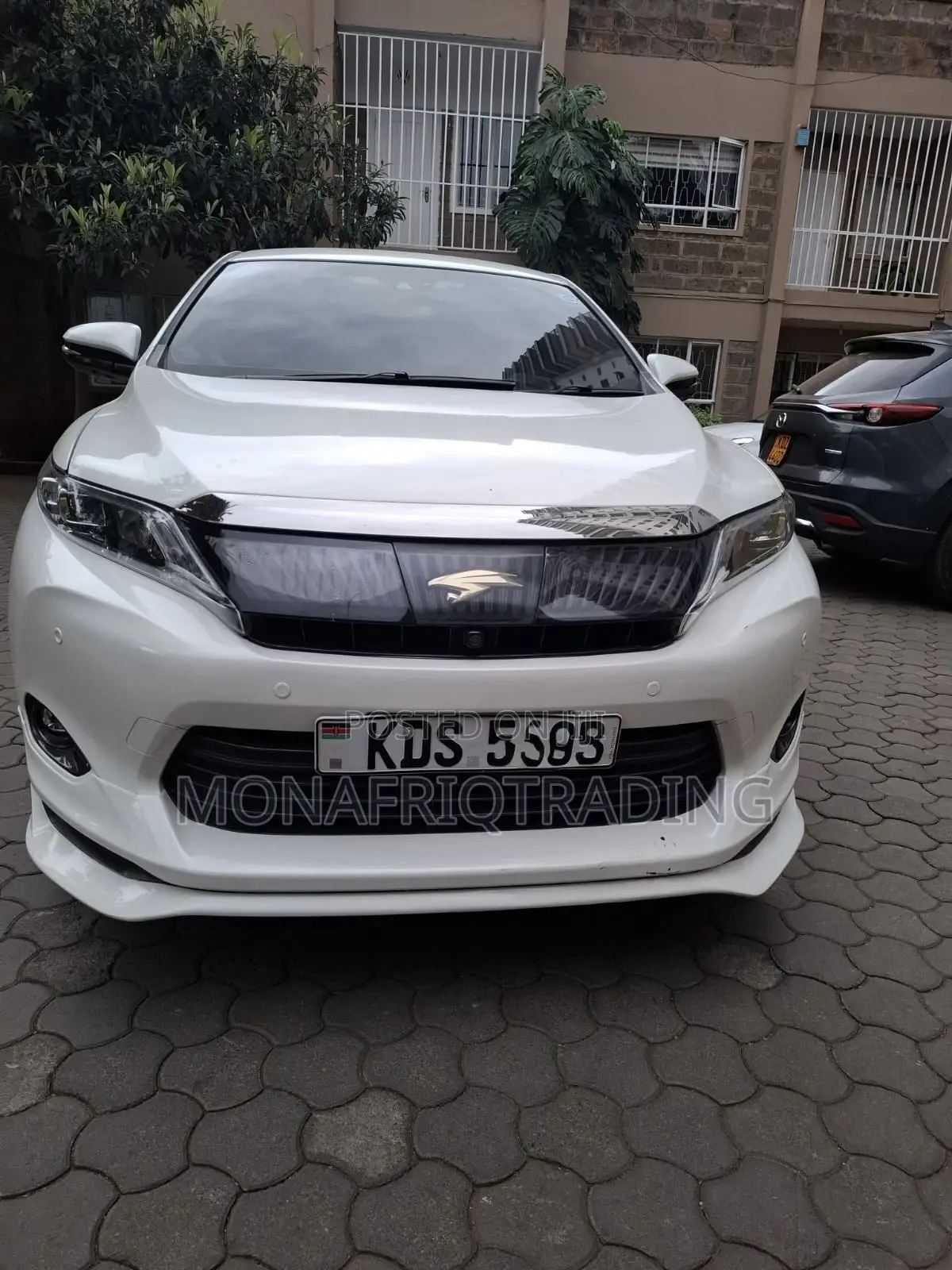 Toyota Harrier 2.0 2017 White