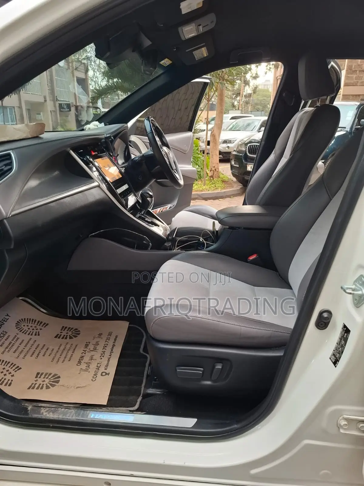 Toyota Harrier 2.0 2017 White