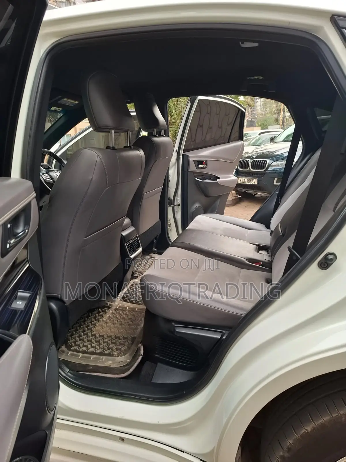 Toyota Harrier 2.0 2017 White