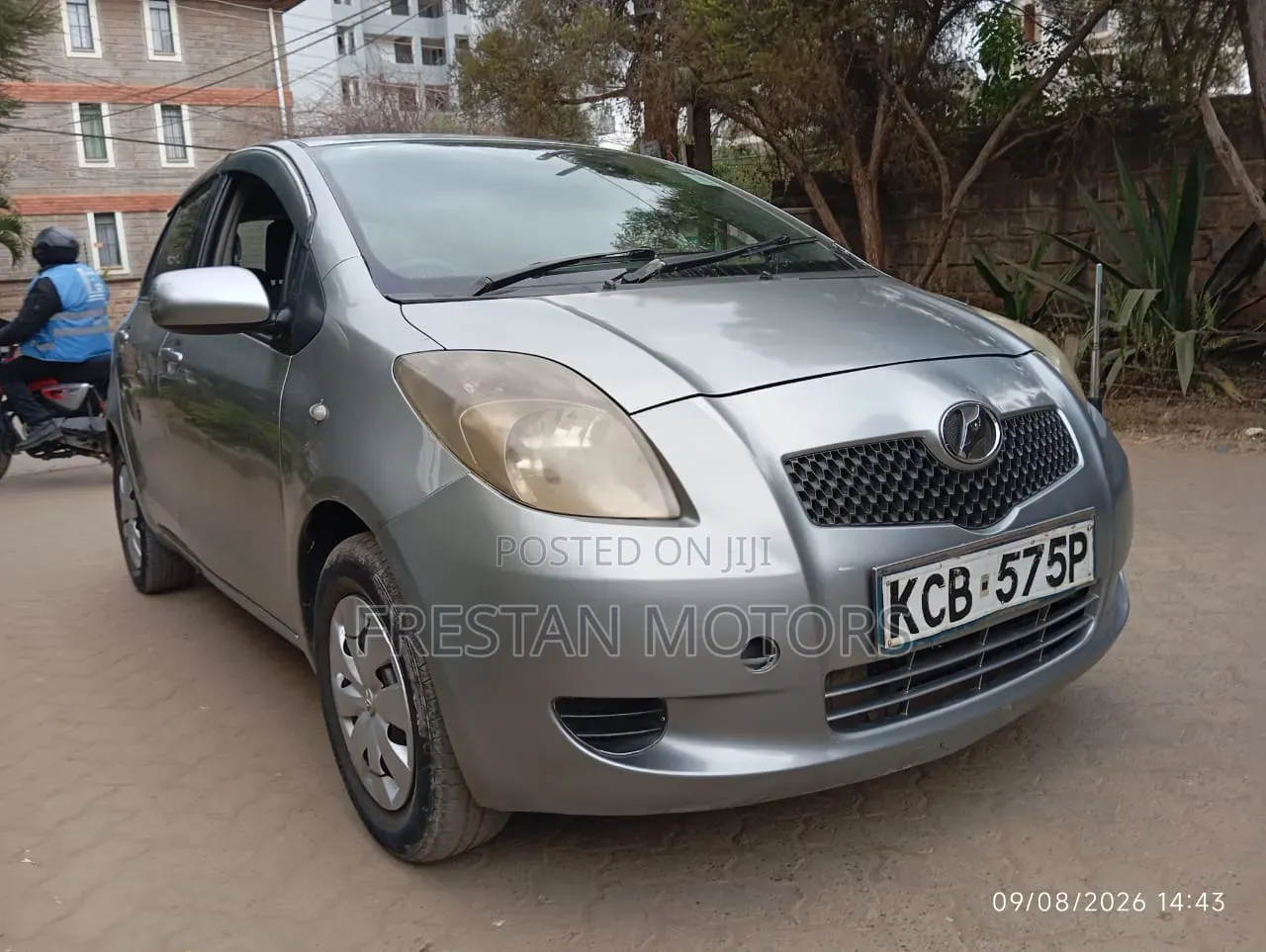 Toyota Vitz 2008 Gray