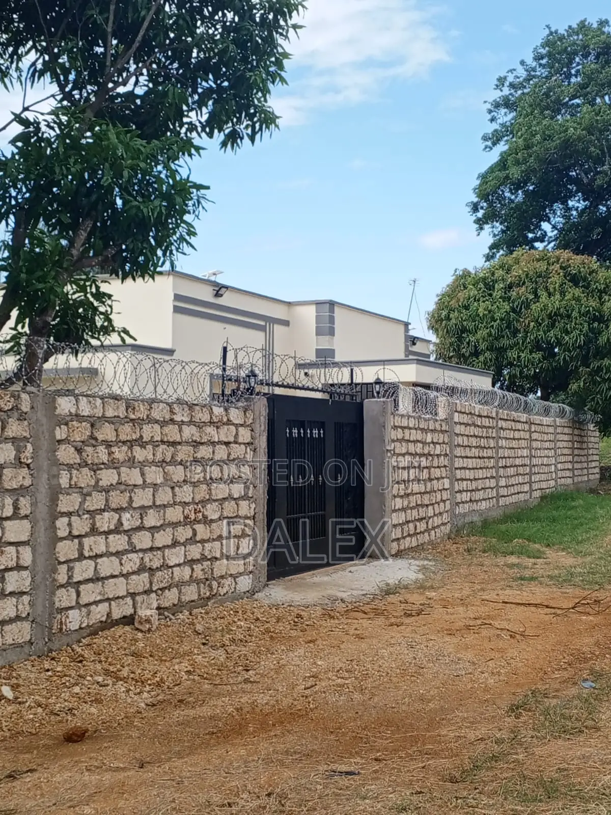 40by110 Plot for Sale With Title Deed