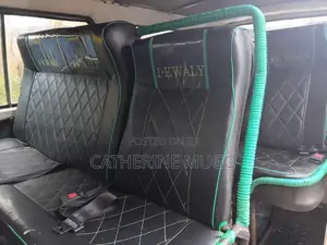 Toyota HiAce 2010 Yellow