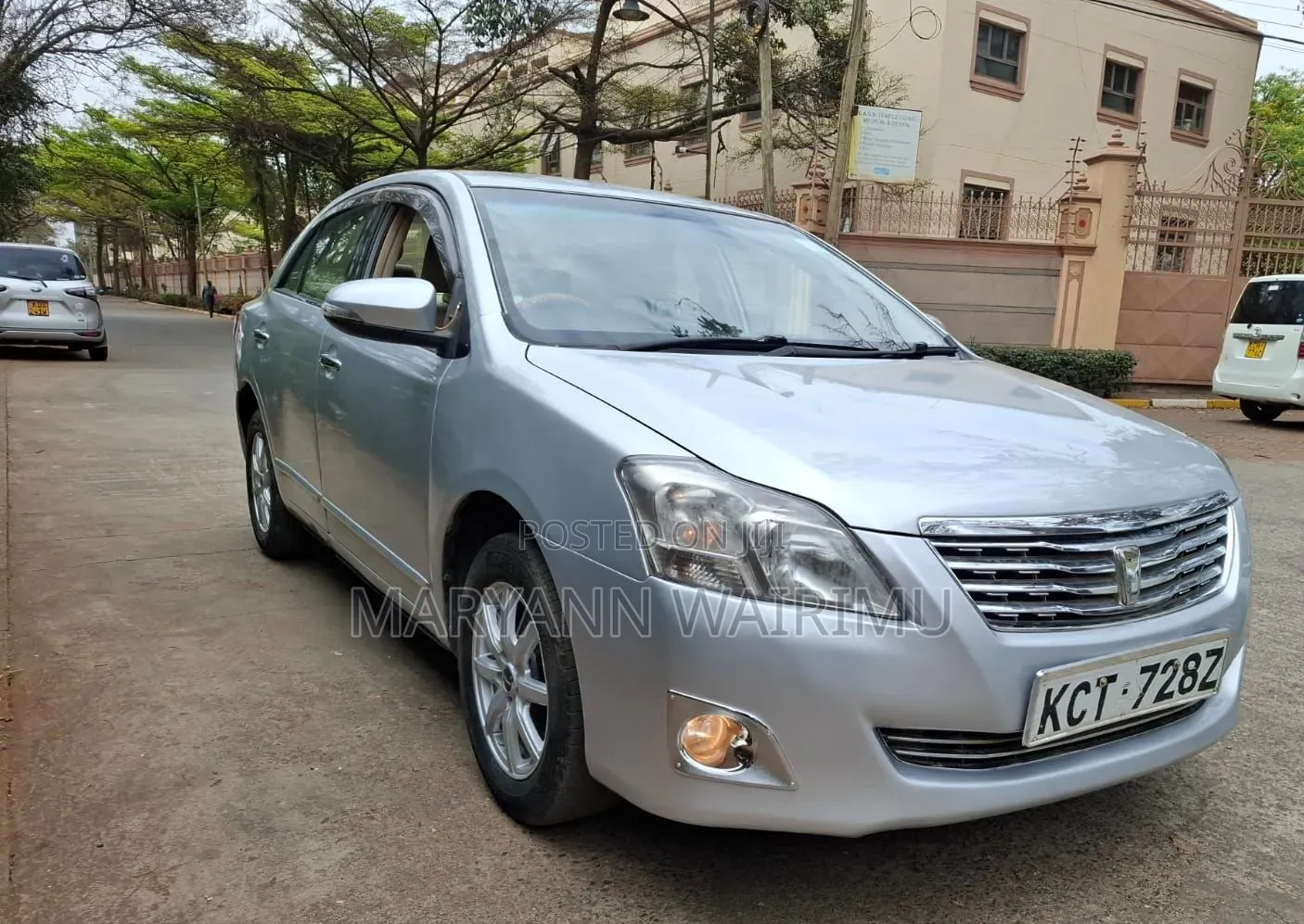Toyota Premio 1.8 FWD 2013 Silver