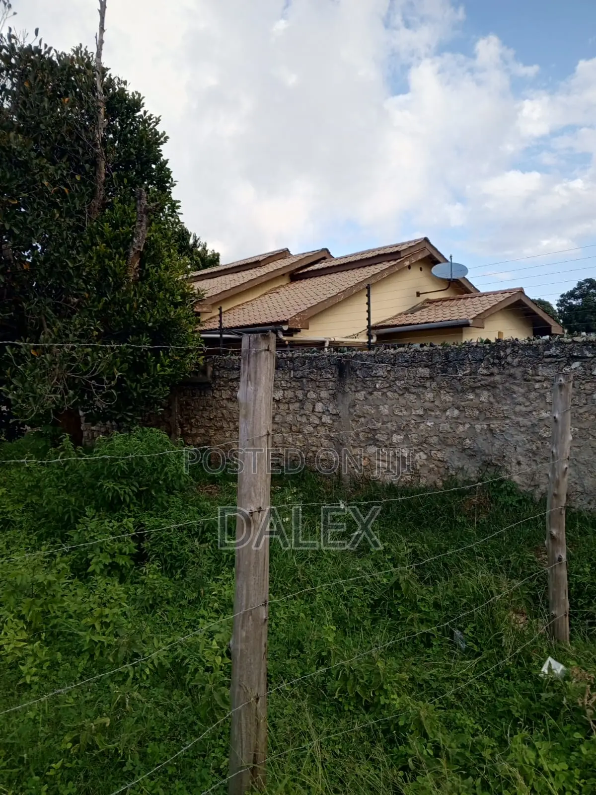 40by110 Plot for Sale With Title Deed
