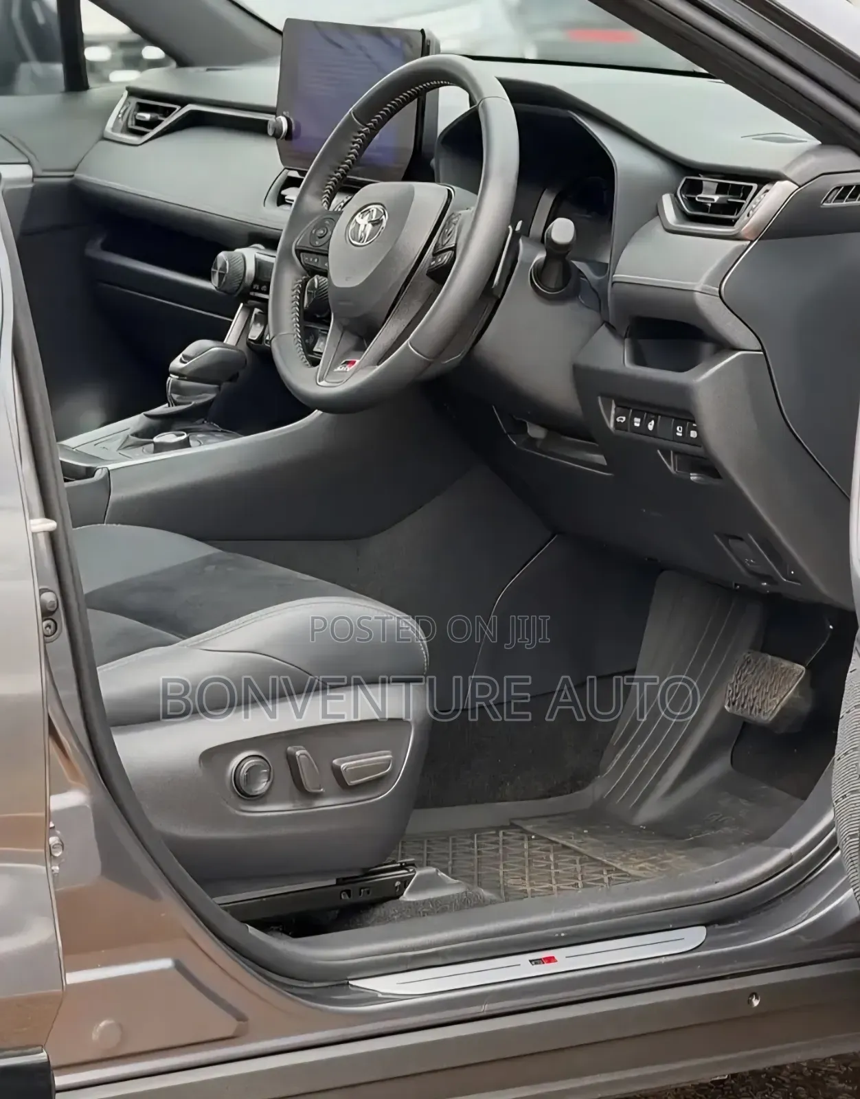 Toyota RAV4 LE AWD 2020 Gray