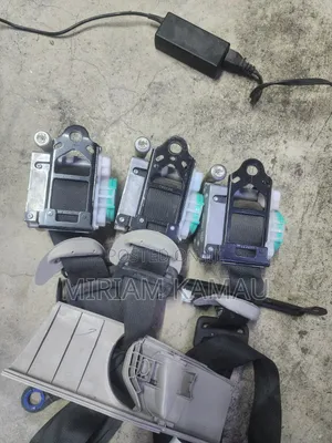 Seatbelts Prado 150
