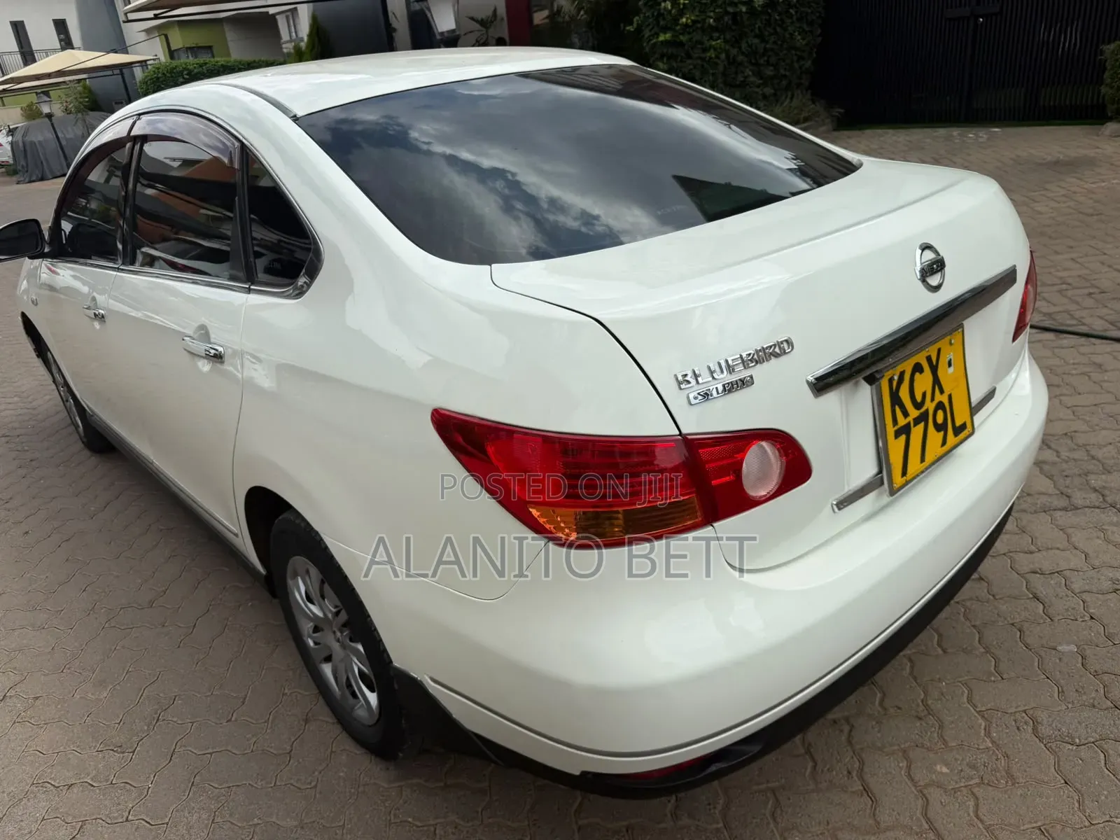 Nissan Bluebird 2012 White