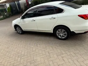 Nissan Bluebird 2012 White