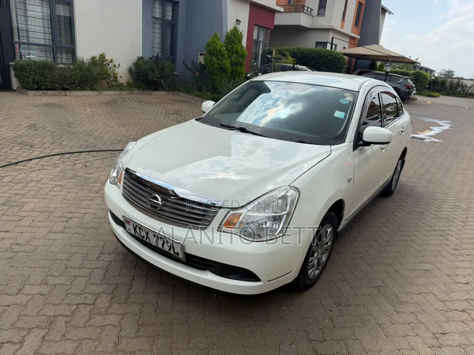 Nissan Bluebird 2012 White