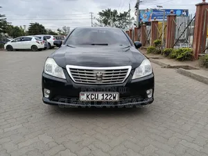 Toyota Crown 2012
