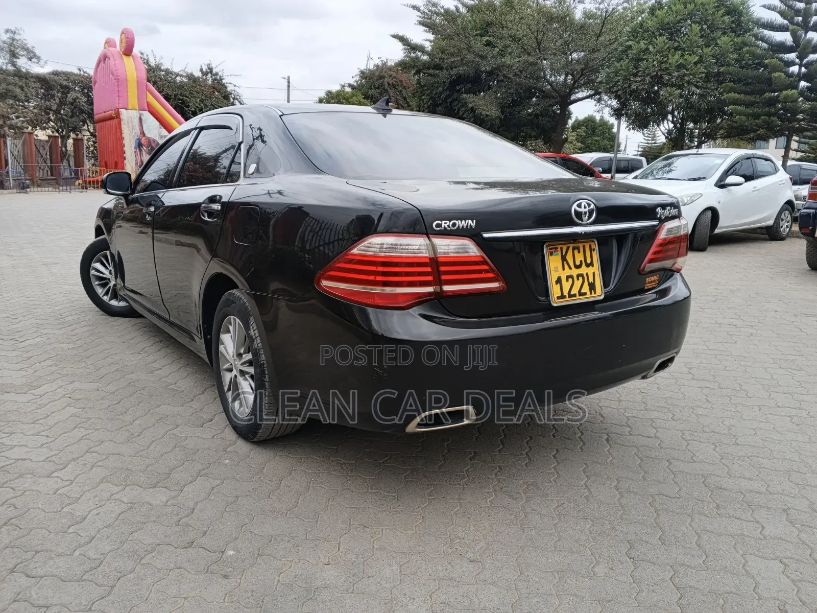 Toyota Crown 2012