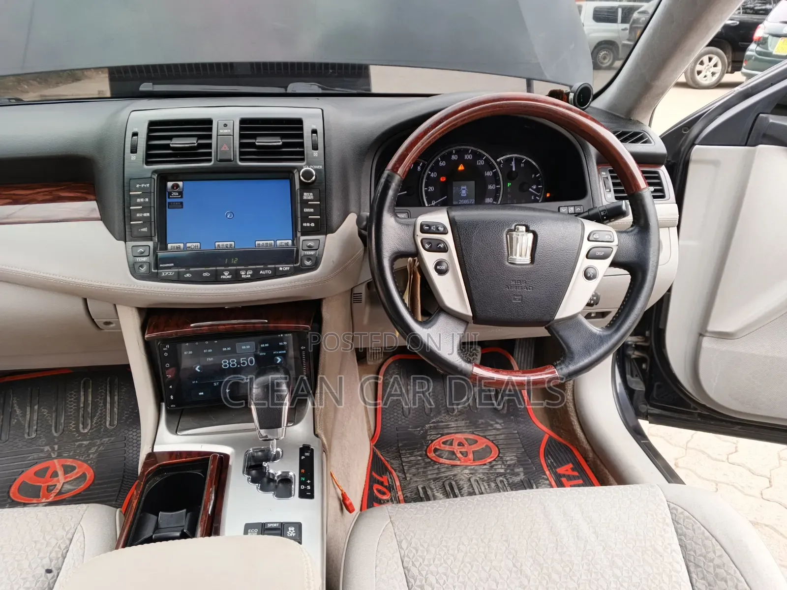 Toyota Crown 2012