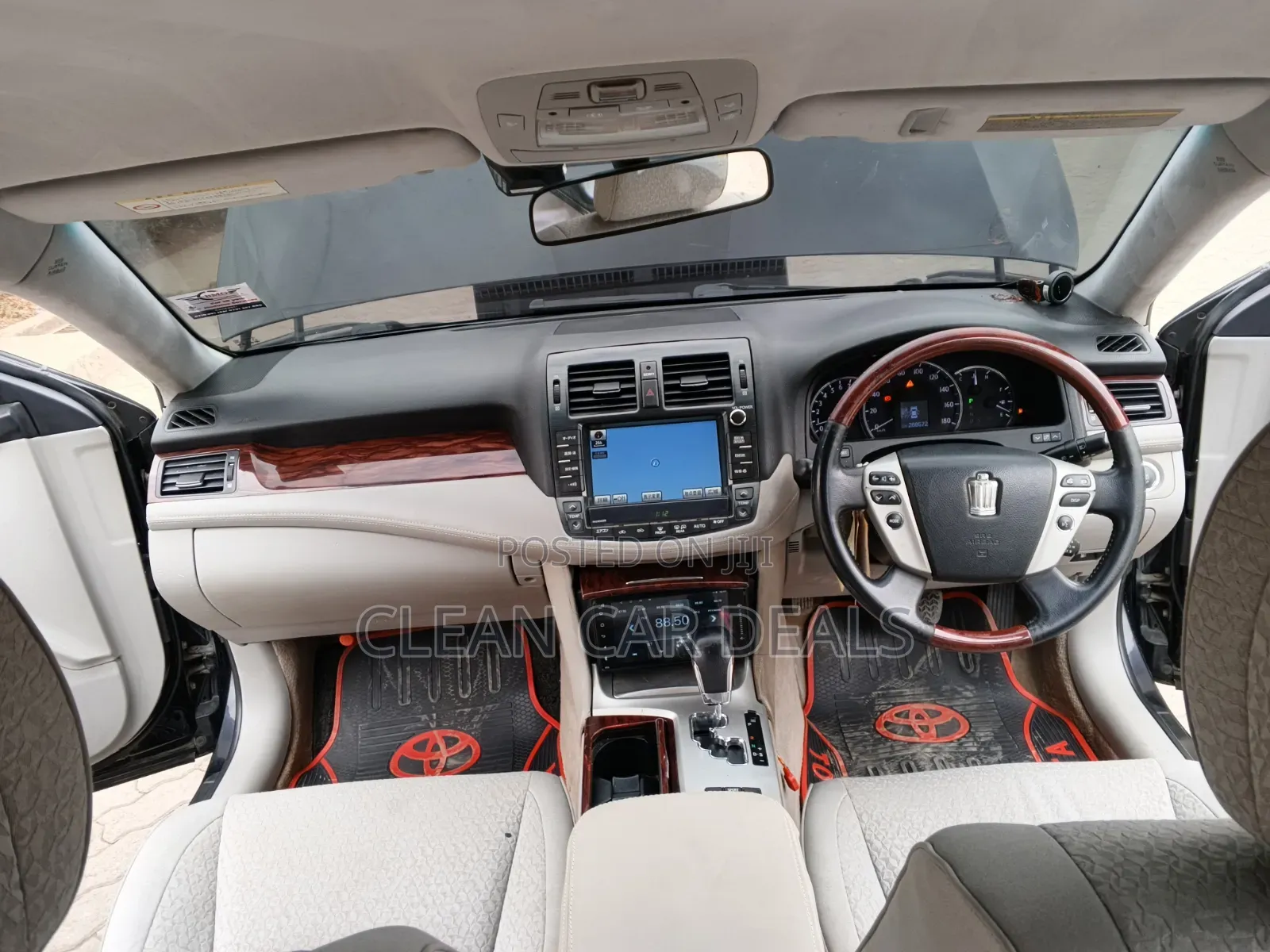 Toyota Crown 2012