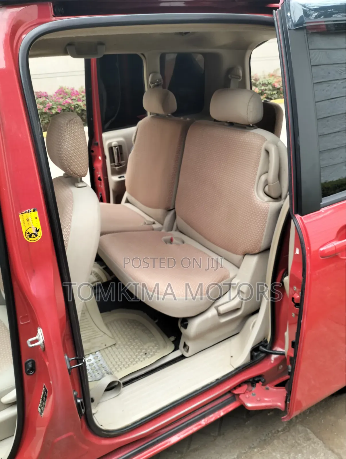 Toyota Sienta 2012 Red