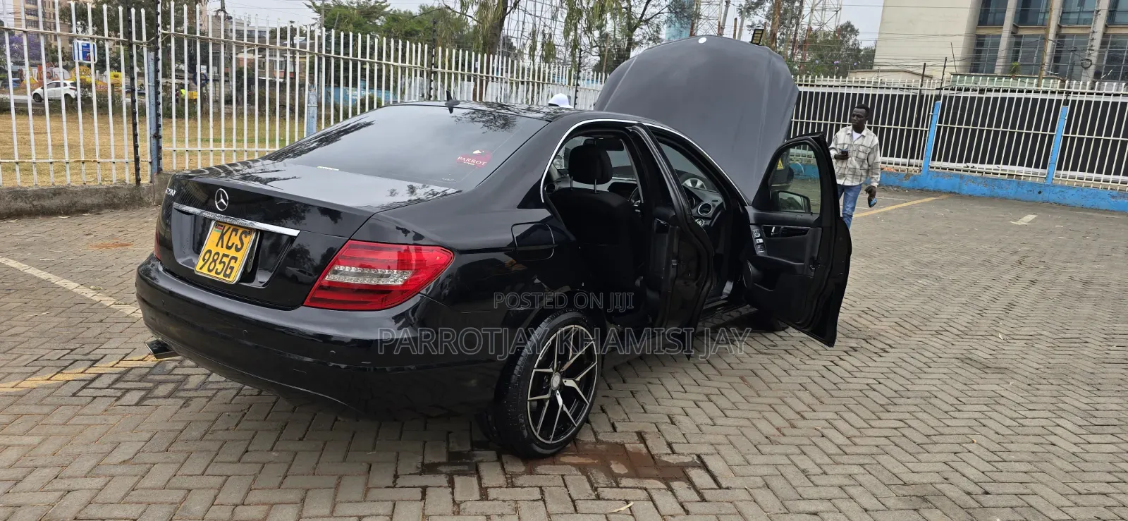 Mercedes-Benz E200 2011 Black