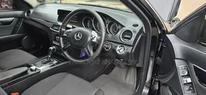 Mercedes-Benz E200 2011 Black
