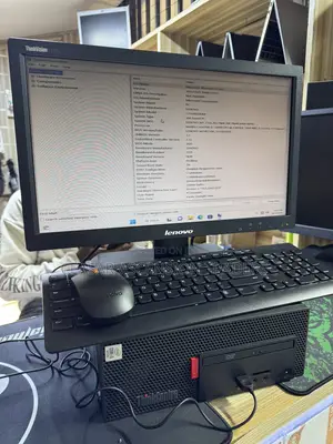 Desktop Computer Lenovo ThinkCentre M700 8GB Intel Core i5 SSD 256GB
