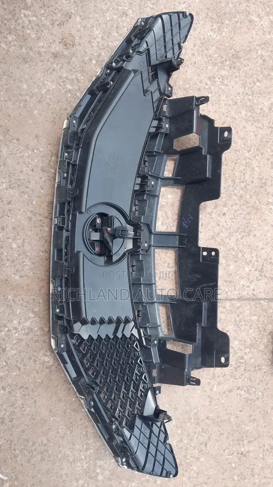 Front Grille Note E12 2016 Model