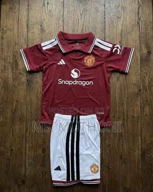 Fresh Kit Alert! Unisex Junior Manchester United Kit