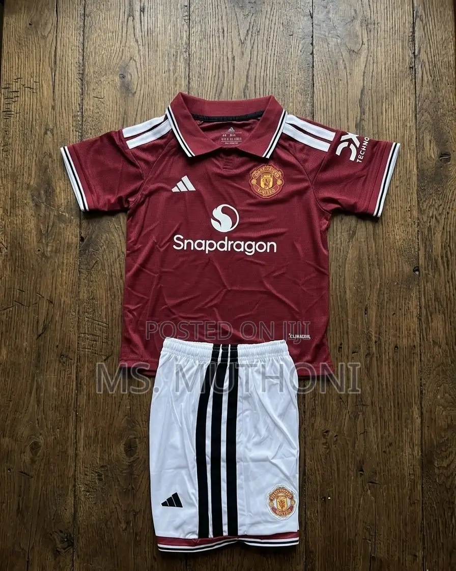 Fresh Kit Alert! Unisex Junior Manchester United Kit