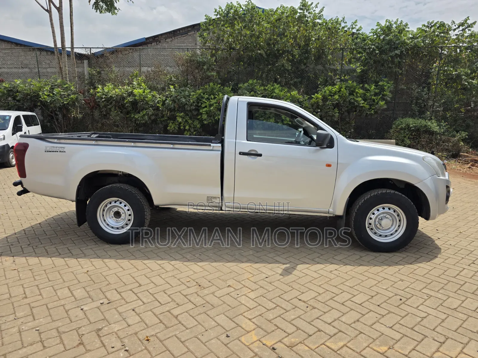 Isuzu D-MAX 2021 Silver