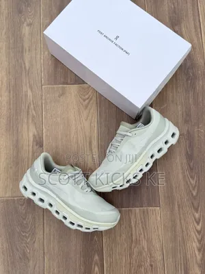 On Running X PAF Cloudmonster 2 Moondust