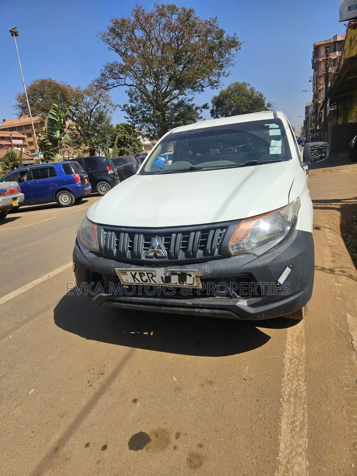 Mitsubishi L200 2015 White