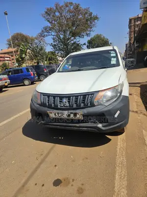 Mitsubishi L200 2015 White