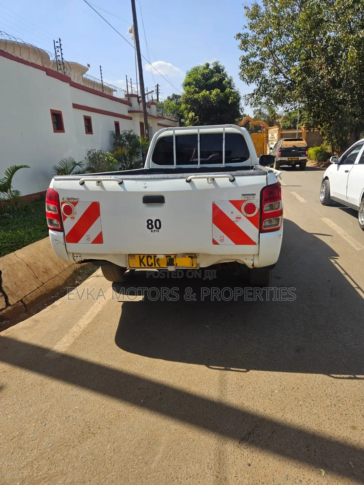 Mitsubishi L200 2015 White