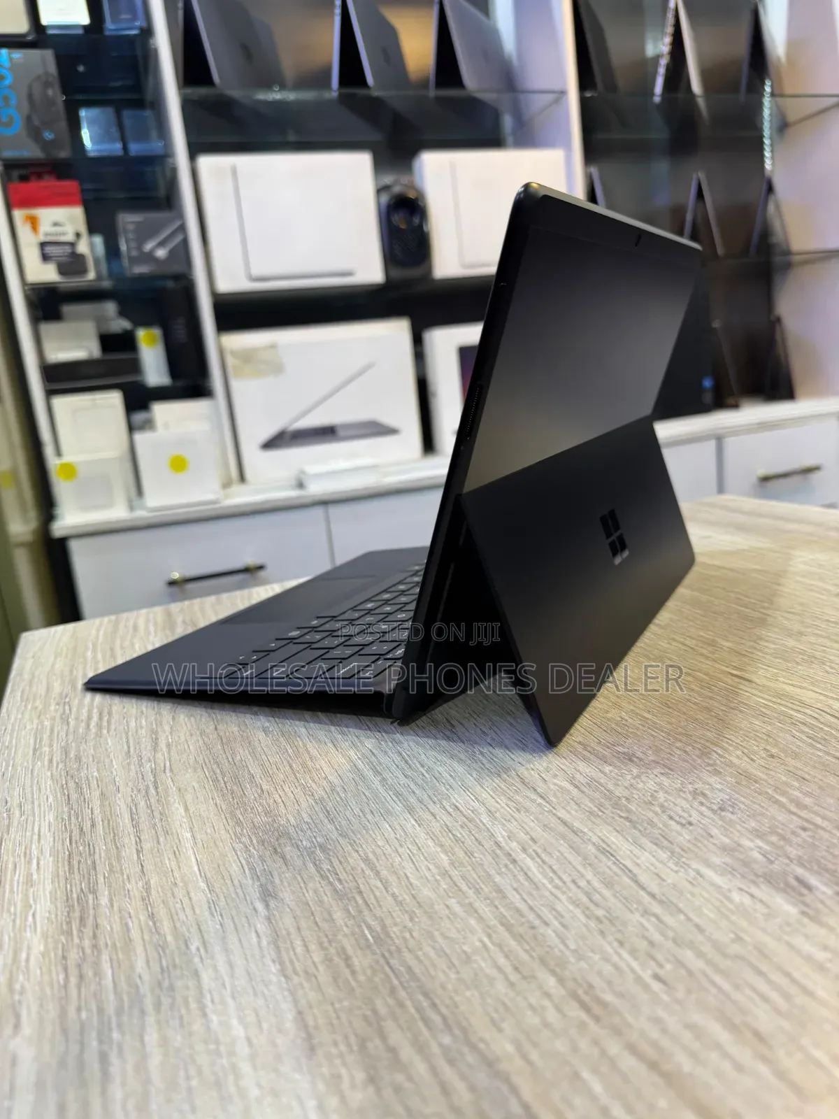 Microsoft Surface Pro X 16GB Qualcomm Snapdragon X Plus SSD 256GB