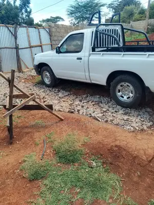 Nissan Hardbody 2003 White