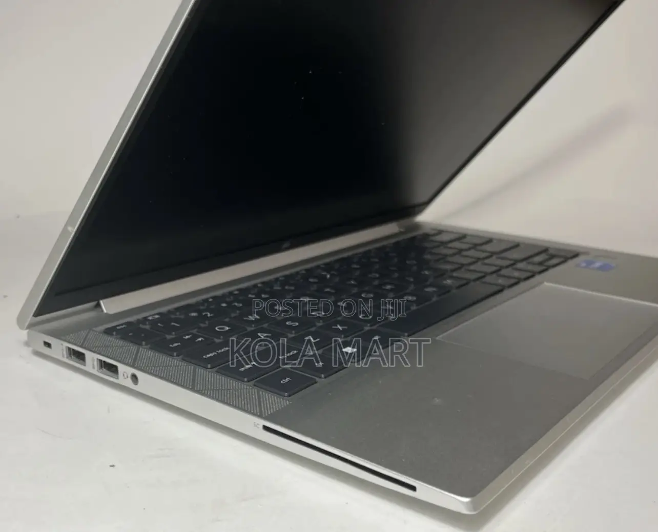 New Laptop HP EliteBook 830 G8 8GB Intel Core i7 SSD 256GB