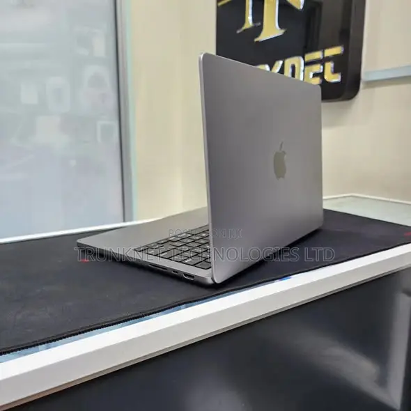 Laptop Apple MacBook Pro 2020 M1 16GB Apple M1 Pro SSD 1T