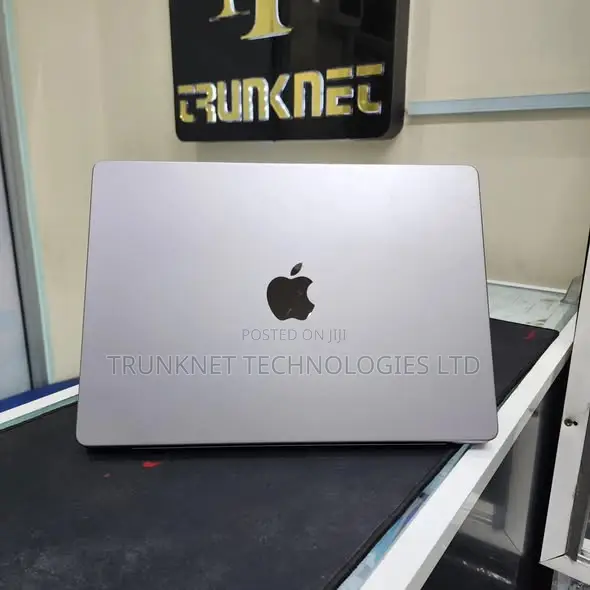 Laptop Apple MacBook Pro 2020 M1 16GB Apple M1 Pro SSD 1T