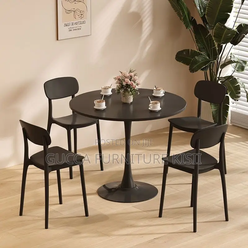 Marble Round Eames Table